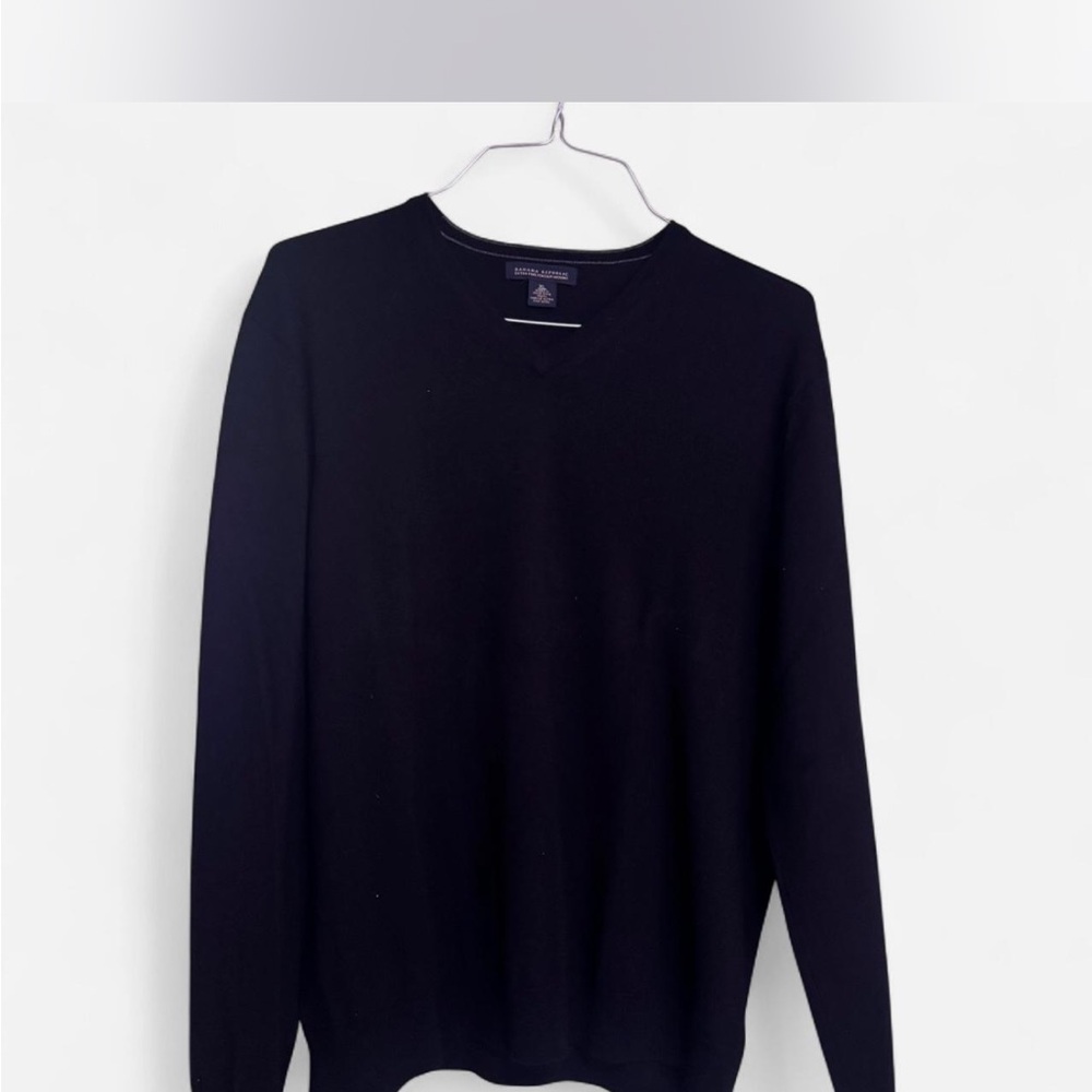 Banana Republic Men's V-Neck Sweater in Black